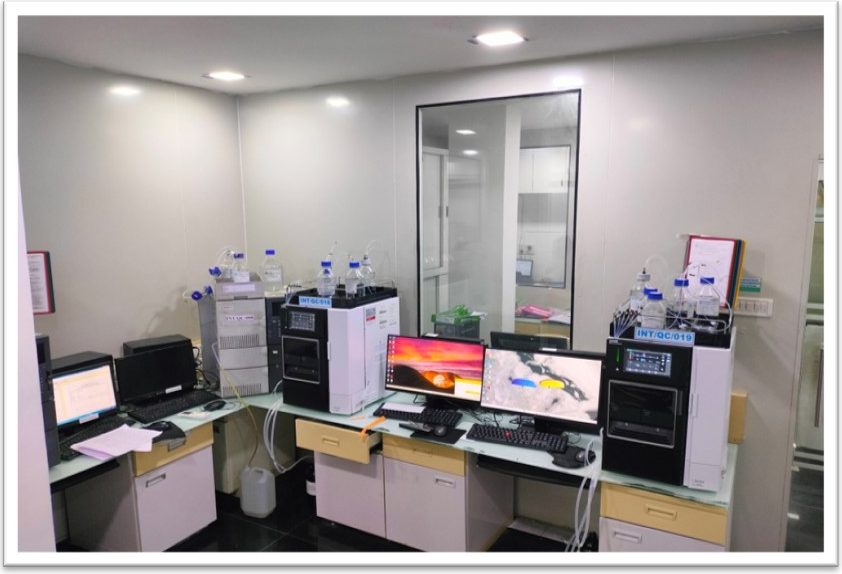 Quality control laboratory with chromatography instruments